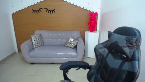 TIFFANY online show from January 30, 2:36 pm