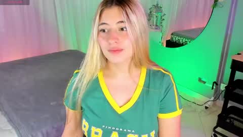 Tiffany Becker online show from April 22, 3:19 pm