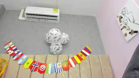 tiffany_mendez online show from June 16, 12:09 pm