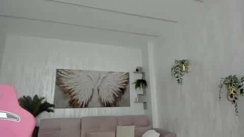 Tiffany Houston online show from January 11, 8:31 am