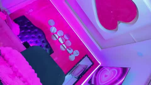 tiffanymackensyy69 online show from July 26, 11:13 pm