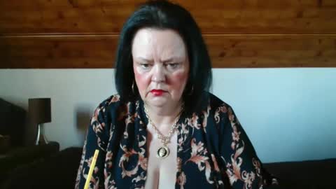 TiffanyMature online show from November 8, 8:17 am