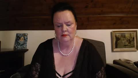 TiffanyMature online show from April 26, 8:28 pm