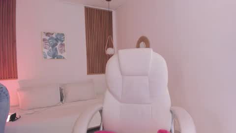 Tiffany online show from December 15, 1:29 pm