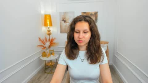 tiffanyyouwert online show from May 20, 4:24 pm