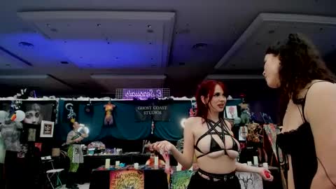 Snapshot of tiggerrosey chatting on February 1, 11:06 pm   All my Links online show from February 1, 11:06 pm