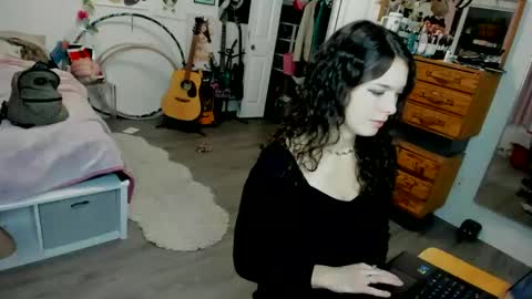 Snapshot of tiggerrosey chatting on January 11, 2:30 am   All my Links online show from January 11, 2:30 am