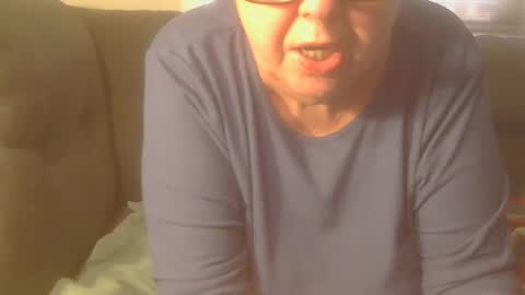 Snapshot of tight_kitty55 chatting on October 23, 7:37 pm tight Kitty55 online show from October 23, 7:37 pm