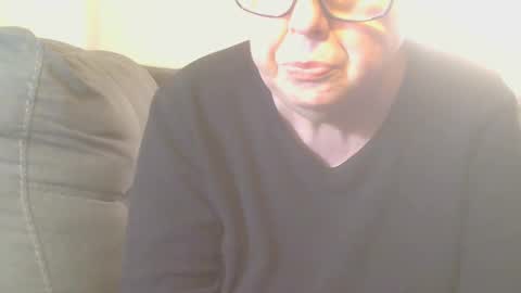 Snapshot of tight_kitty55 chatting on December 21, 7:16 pm tight Kitty55 online show from December 21, 7:16 pm