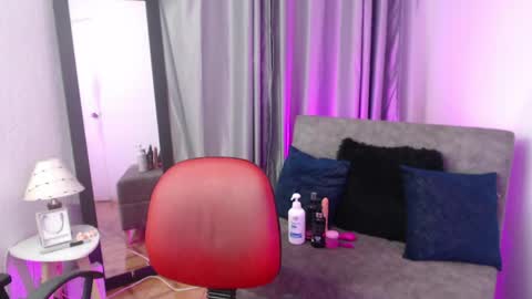 tiinajonus_ online show from May 8, 4:29 am