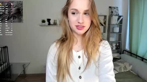 Elizabeth Elize online show from April 29, 10:31 am