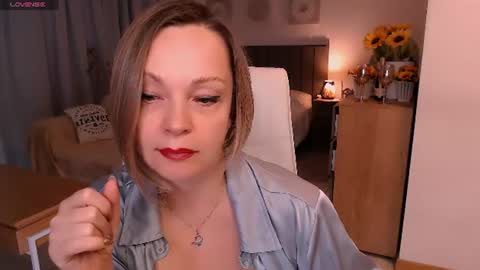 Tilly online show from June 24, 9:00 pm