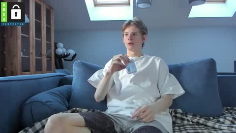 Snapshot of tim_milll chatting on December 17, 9:17 am Tim online show from December 17, 9:17 am