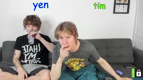 Snapshot of tim_milll chatting on October 4, 7:44 pm Tim online show from October 4, 7:44 pm