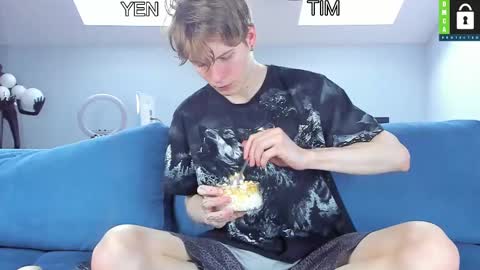 Snapshot of tim_milll chatting on March 8, 8:33 am Tim online show from March 8, 8:33 am