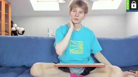 Snapshot of tim_milll chatting on February 24, 6:27 am Tim online show from February 24, 6:27 am