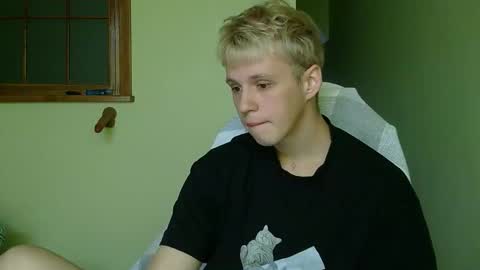 Snapshot of timkinky chatting on October 18, 9:46 am Tim WhiteS online show from October 18, 9:46 am