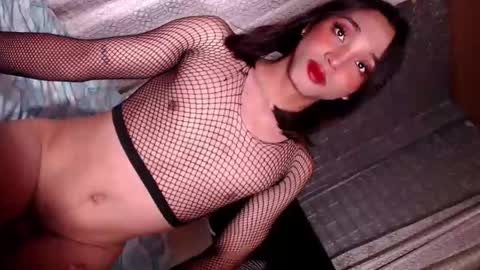 Snapshot of tina_allure chatting on February 6, 6:40 am Tina online show from February 6, 6:40 am