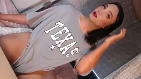 Snapshot of tina_allure chatting on September 11, 12:39 pm Tina online show from September 11, 12:39 pm