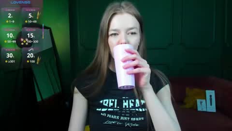 tina_tayllor__ online show from April 23, 2:51 pm