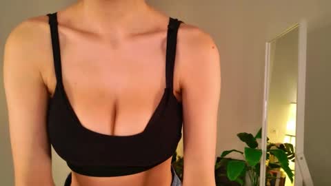 Tina online show from May 1, 1:38 pm