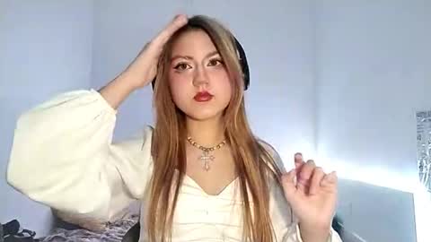 Kate online show from March 8, 2:32 pm