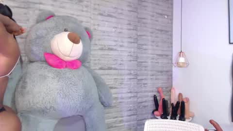 Tinna Goddess online show from May 5, 4:13 pm
