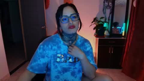 Snapshot of tinnadawson chatting on October 12, 12:58 am I AM BELLA ----------- follow my IG TINNS 69 online show from October 12, 12:58 am