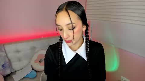 tiny_cora online show from July 25, 4:27 pm