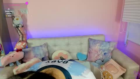 tiny_cora online show from March 15, 4:32 pm