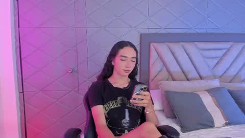 Thomm  Independent Model online show from July 11, 7:17 pm