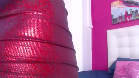 tiny_whore18 online show from October 22, 4:19 pm