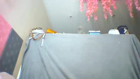 Tinyasian911718 sweetinyasian instagram online show from January 4, 1:42 pm