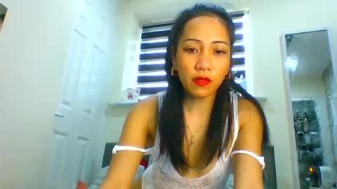 Tinyasian911718 sweetinyasian instagram online show from January 16, 12:31 pm