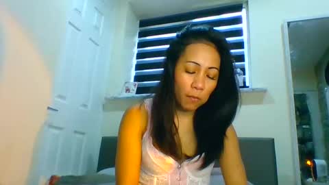 Tinyasian911718 sweetinyasian instagram online show from January 23, 12:41 pm