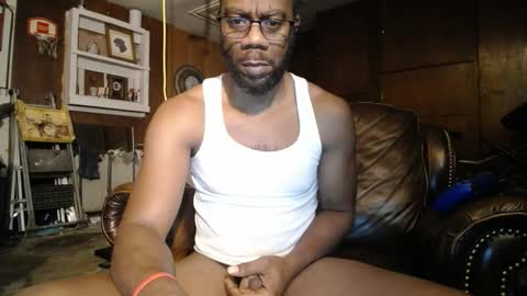 tinycock_1979 online show from October 26, 8:26 am