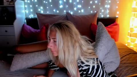 TinyDorina online show from July 29, 8:53 pm