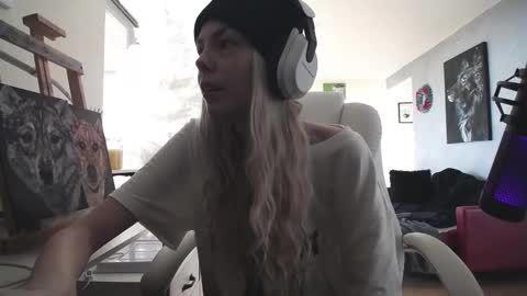 stage Kylie Sinner  brand CLITBAIT online show from November 19, 4:06 pm