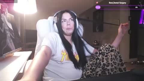 stage Kylie Sinner  brand CLITBAIT online show from June 22, 3:25 am