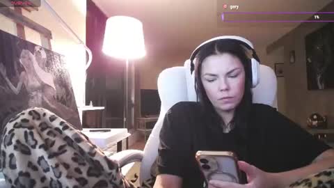 stage Kylie Sinner  brand CLITBAIT online show from June 27, 5:24 am