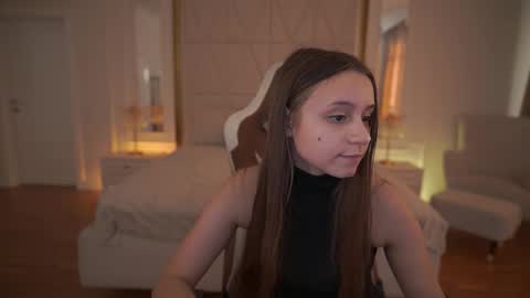 tinynataliee online show from March 2, 5:19 am