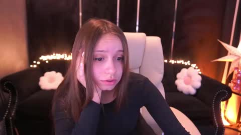 tinynataliee online show from April 25, 6:26 am