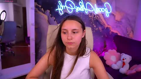 tinynataliee online show from July 31, 1:45 pm