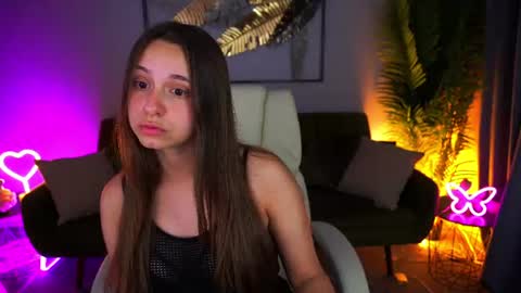 tinynataliee online show from July 19, 8:00 pm