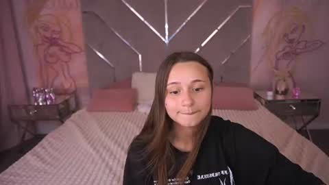 tinynataliee online show from July 16, 5:05 pm