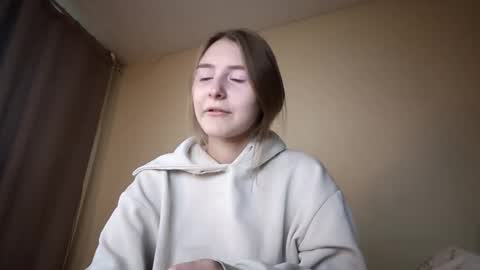 Hi Im Carry 18 years old online show from December 1, 6:11 am