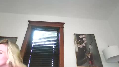 tittee mcgee online show from September 17, 12:03 am