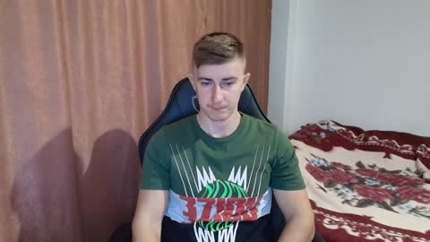 todhorny987 online show from December 11, 8:15 am