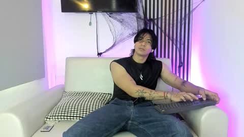 toji lee online show from October 26, 8:19 pm