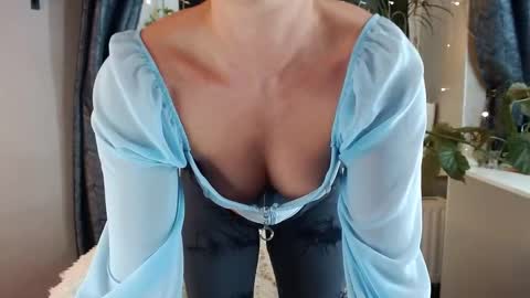 tokens_are_sexy online show from February 17, 7:44 pm